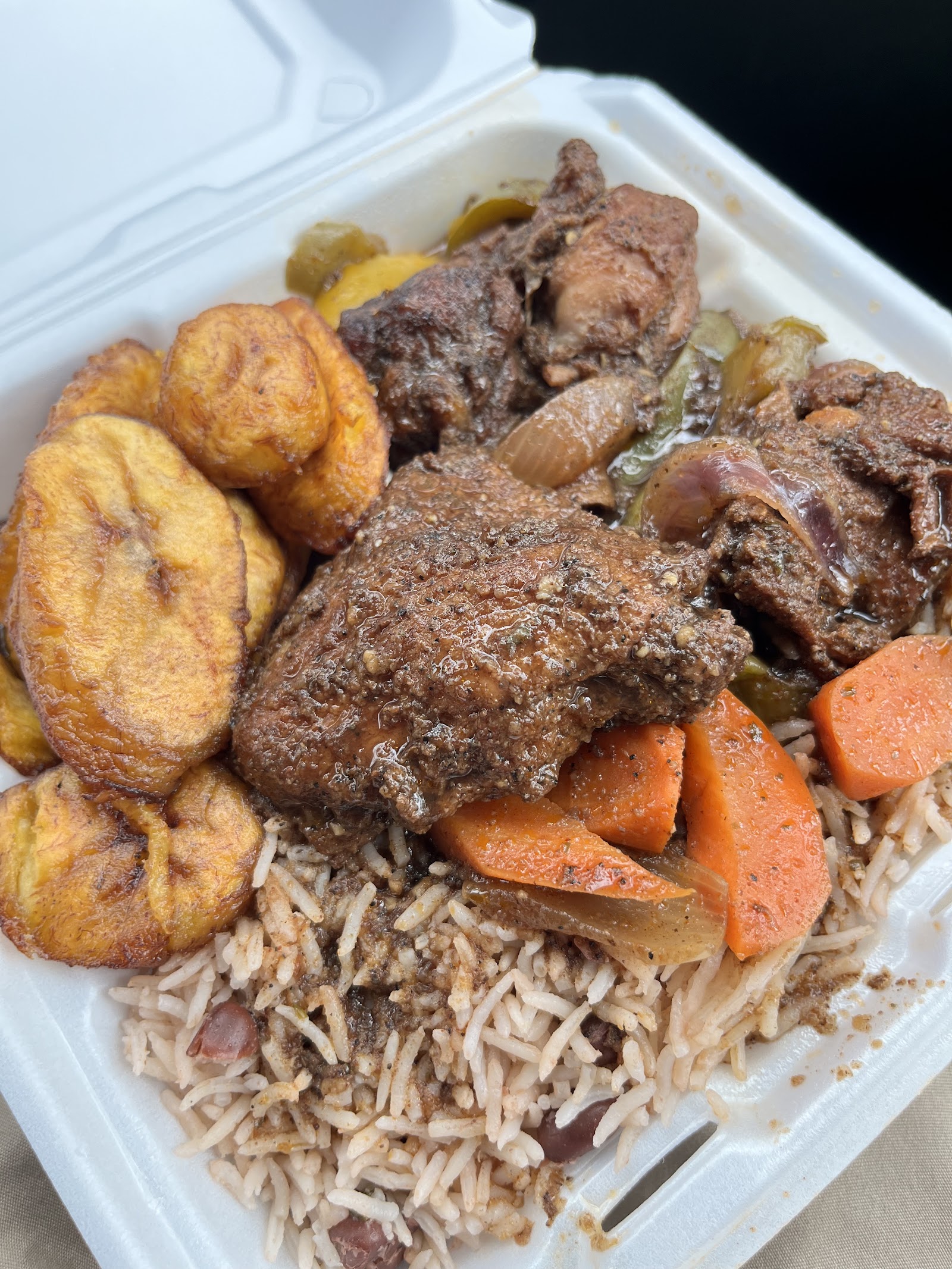 Lulu's Caribbean Food Truck