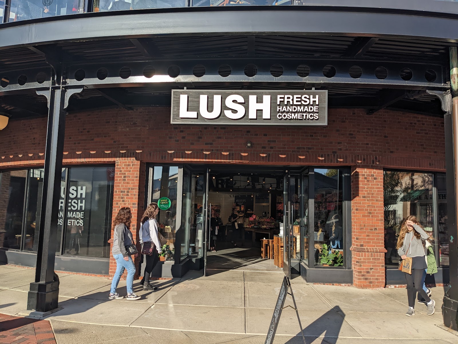 Lush Lipz & Glitz
